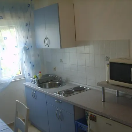 Iva Apartament *