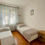 Iva Apartman *